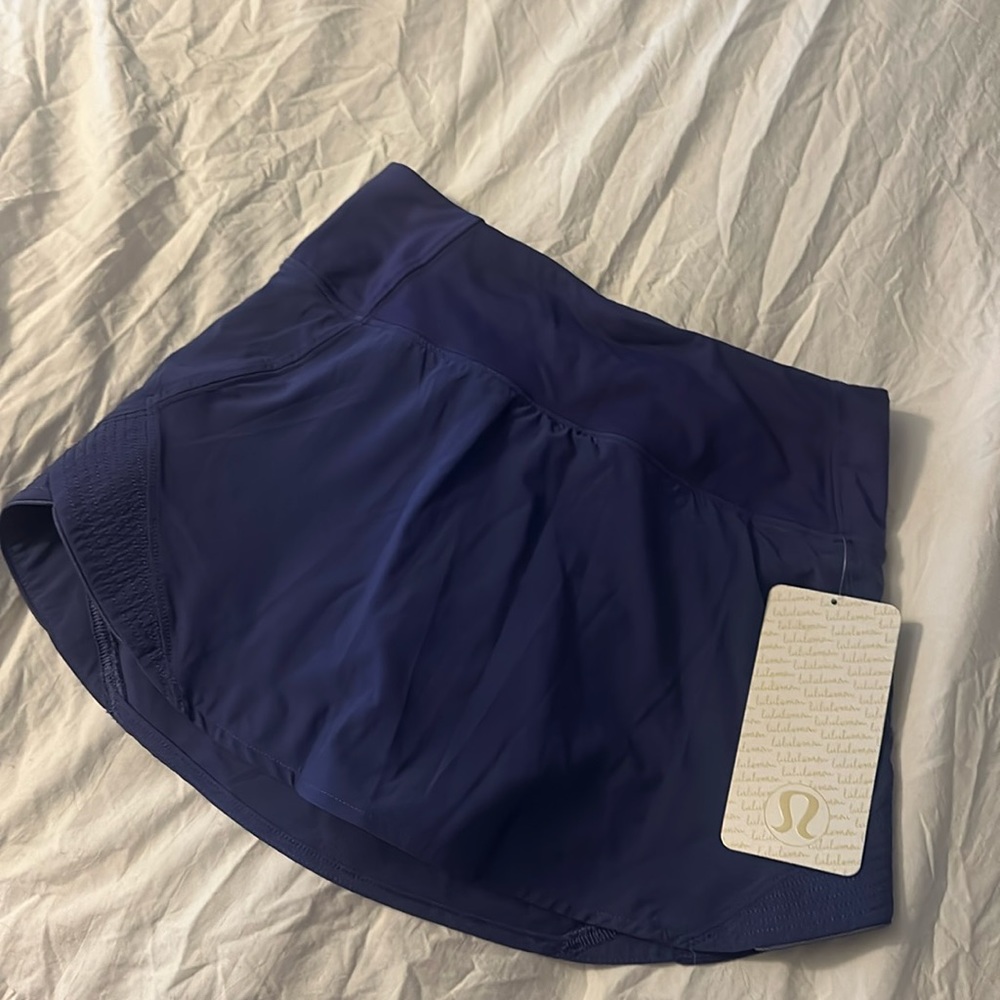 Lululemon NWT motionful skirt size 2 with 3.5” inseam